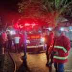 2 unit rumah warga di Kelurahan Buyungon dilahap Si jago merah, Rabu  (14/8) dini hari.