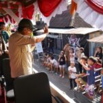 Bupati Minsel Franky Donny Wongkar, SH., pada Senin, 19 Agustus 2024 melepas peserta pawai pembangunan dalam rangka HUT Ke-79 Kemerdekaan RI Tahun 2024.