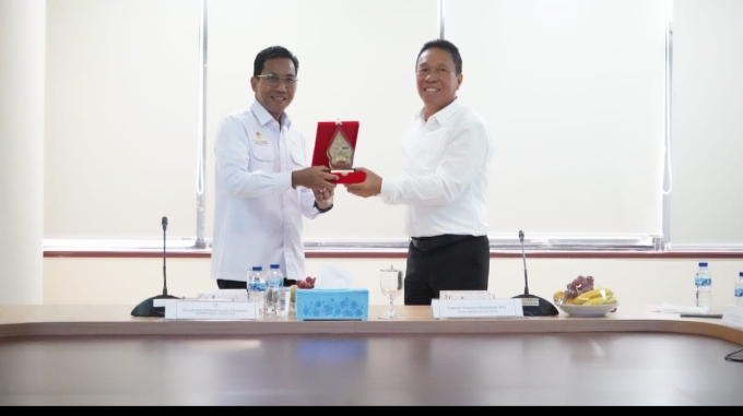 Bupati Minahasa Selatan Franky Donny Wongkar, SH., mengunjungi Ombudsman RI, bertempat di Jakarta, Pada Rabu, {7/8/2024).