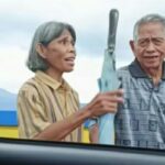 Cerita, Aksi humanis ditunjukkan Aiptu Jhonly Samadi saat melaksanakan tugas patroli. Personel Polri yang bertugas di Satuan PJR Ditlantas Polda Sulut ini membantu oma dan opa yang tersesat saat akan mencari saudaranya di sekitar Jalan Ringroad Manado.