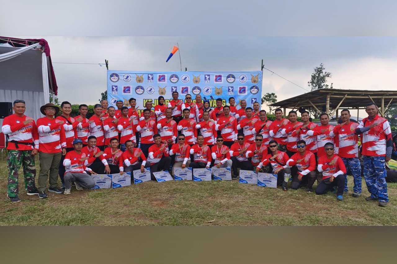 Personel Lanud Sam Ratulangi berhasil meraih Juara 2 Kejuaraan Paralayang TNI Angkatan Udara 2024 kategori ketepatan mendarat tandem yang diselenggarakan Pusat Potensi Kedirgantaraan TNI Angkatan Udara (Puspotdirgaau) di Bukit Santiong, Subang, Jawa Barat. Sabtu (10/8/2024).