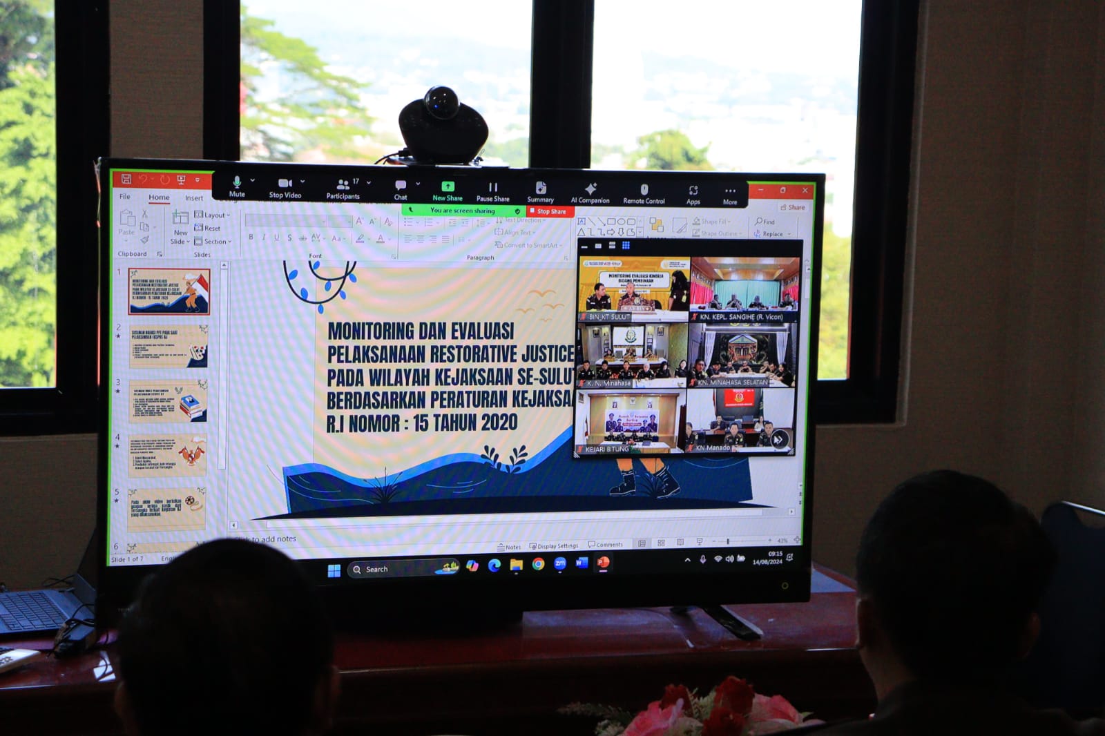 Kejati, Kejaksaan Tinggi  Sulawesi Utara (Sulut) melaksanakan monitoring dan evaluasi pelaksanaan restorative justice pada wilayah hukum Kejaksaan se-Sulawesi Utara berdasarkan Peraturan Kejaksaan RI Nomor 15 Tahun 2020, di Manado, Rabu (14/8).