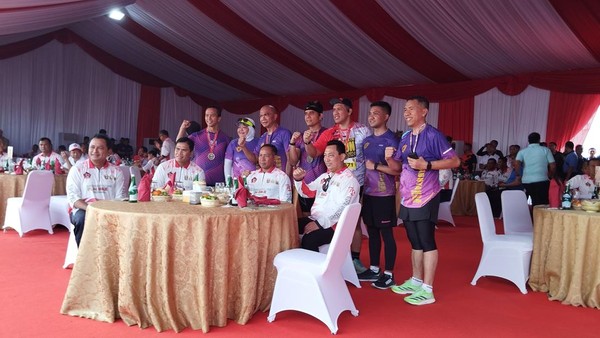 Kapolri Jenderal Pol. Listyo Sigit Prabowo  dan Panglima TNI Jenderal Agus Subiyanto kompak menghadiri Pesta Rakyat di Silang Monas, Jakarta Pusat, Minggu (22/9/24).