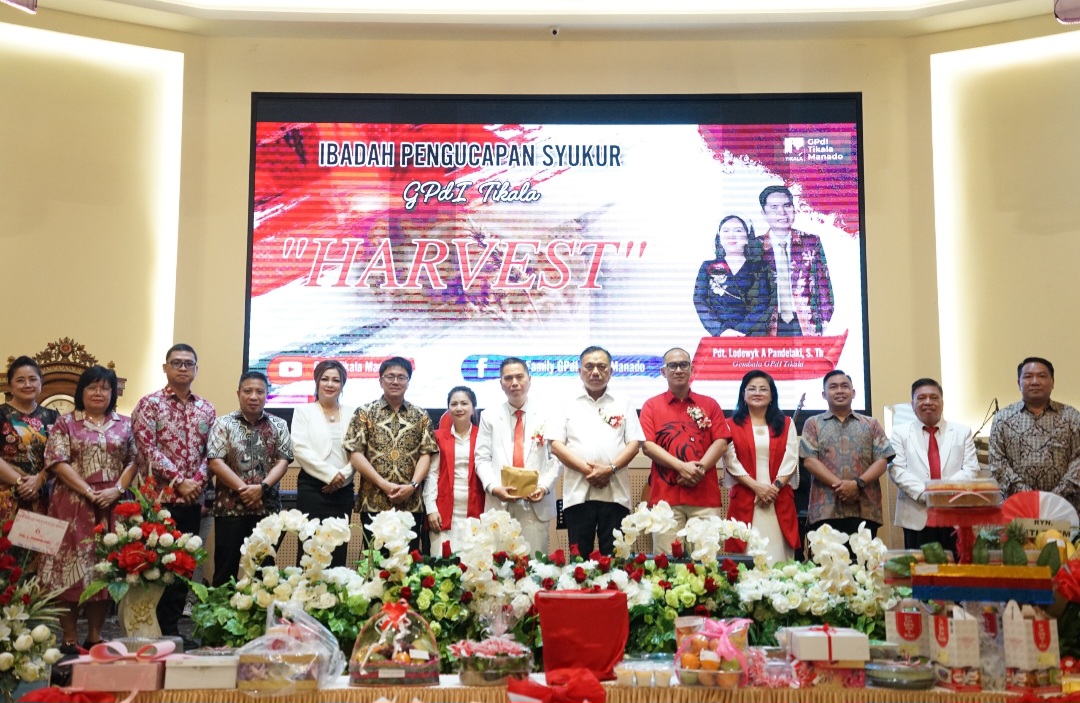 Ronald Lumbuun Kepala Kantor Wilayah Kementerian Hukum dan HAM menghadiri Ibadah Pengucapan Syukur Gereja Pantekosta di Indonesia Tikala. Minggu (18/08/2024)