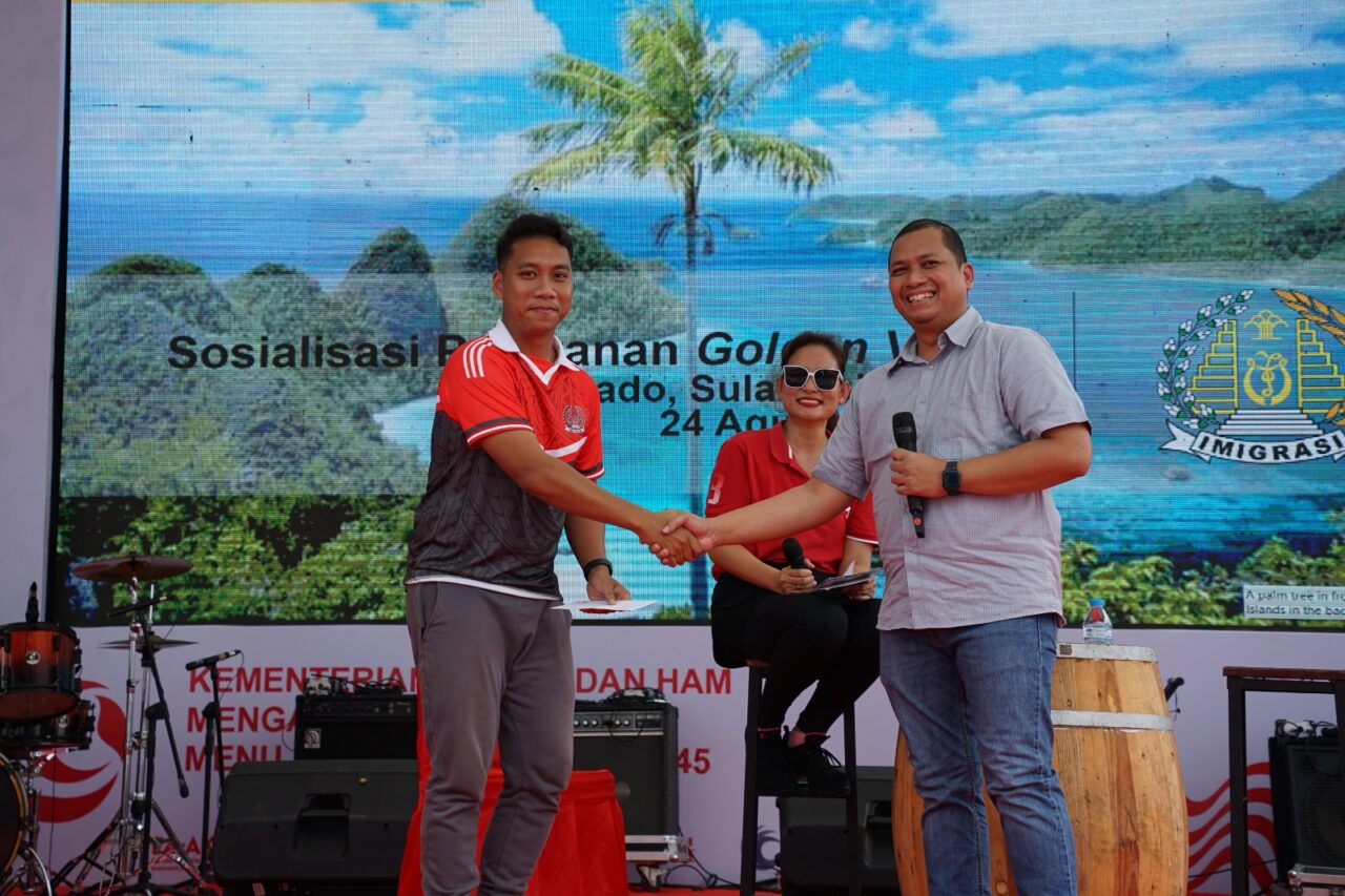 Kanwil Kumham Sulut Sosialisasikan Golden Visa dan Pencegahan Judi Online pada Pameran Pelayanan Publik