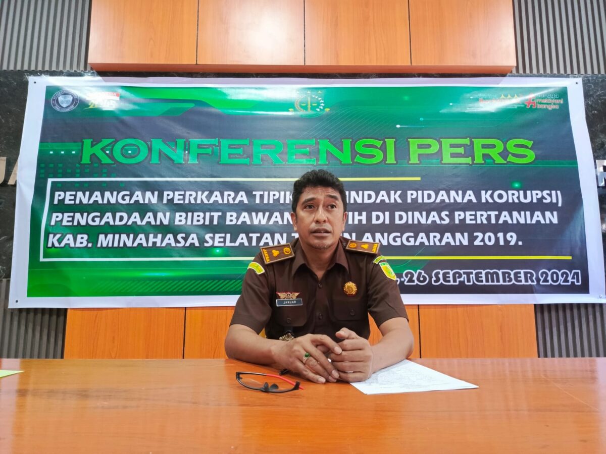 Kepala Seksi Penerangan Hukum Januarius Lega Bolitobi, S.H