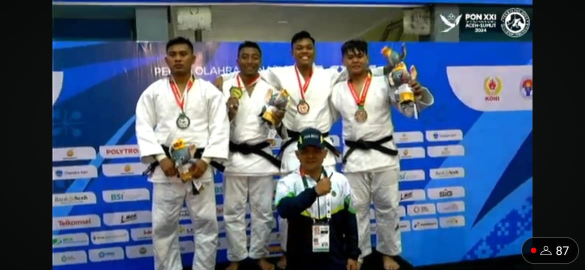 Judoka Brimob, Bharaka I Kadek Pasek Karisna dalam babak final berhasil meraih Medali Emas usai mengalahkan Judoka asal Bali pada pertandingan kelas 90 kg putra pada Pekan Olahraga Nasional (PON) XXI Aceh-Sumut 2024 di GOR Universitas Syiah Kuala, Banda Aceh, Aceh, Rabu(11/9/2024).