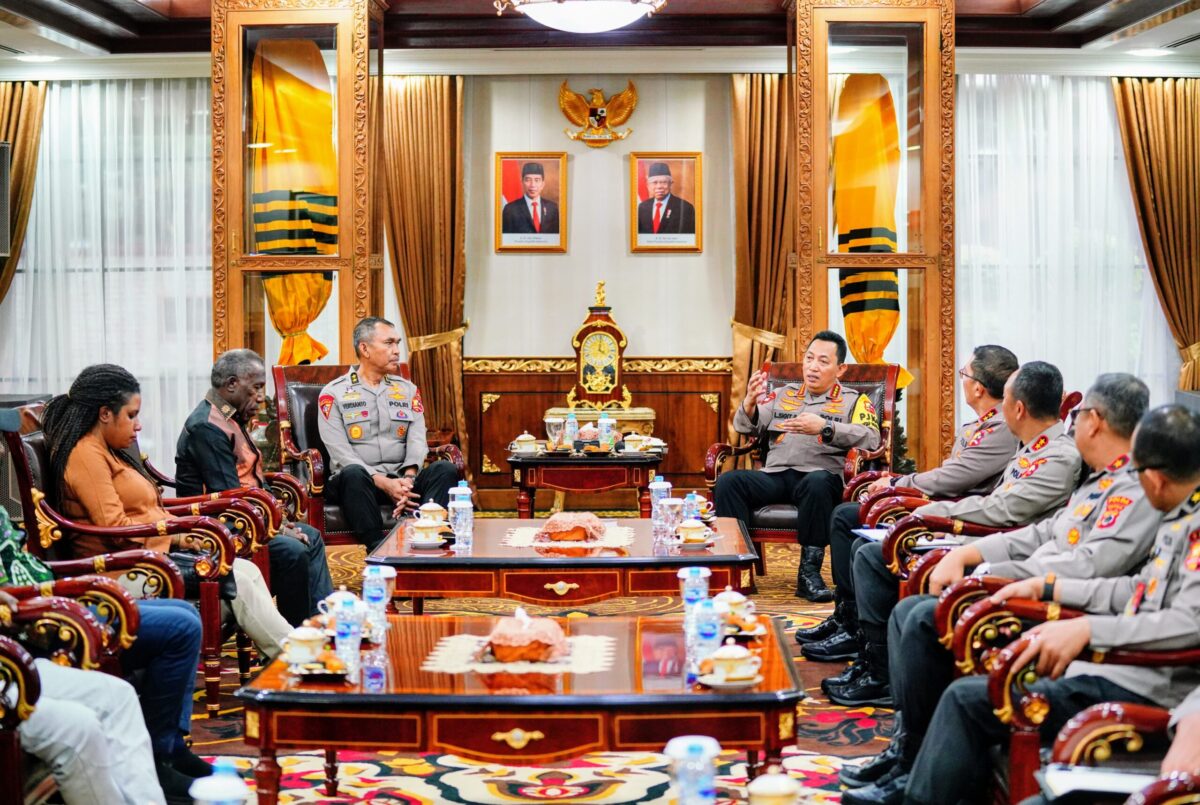 Kapolri Temui Negosiator Pembebasan Pilot Susi Air