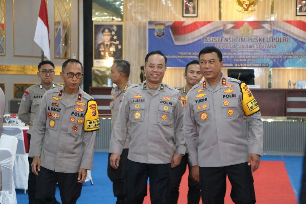 Kapuskeu Polri menggelar asistensi fungsi Keuangan Polri dan bimbingan teknis pelaksanaan anggaran tahun 2024 di Polda Sulut.