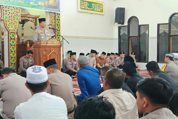 Kapolda Sulawesi Utara Irjen Pol Yudhiawan mengatakan, peringatan Maulid Nabi Muhammad SAW harus menj