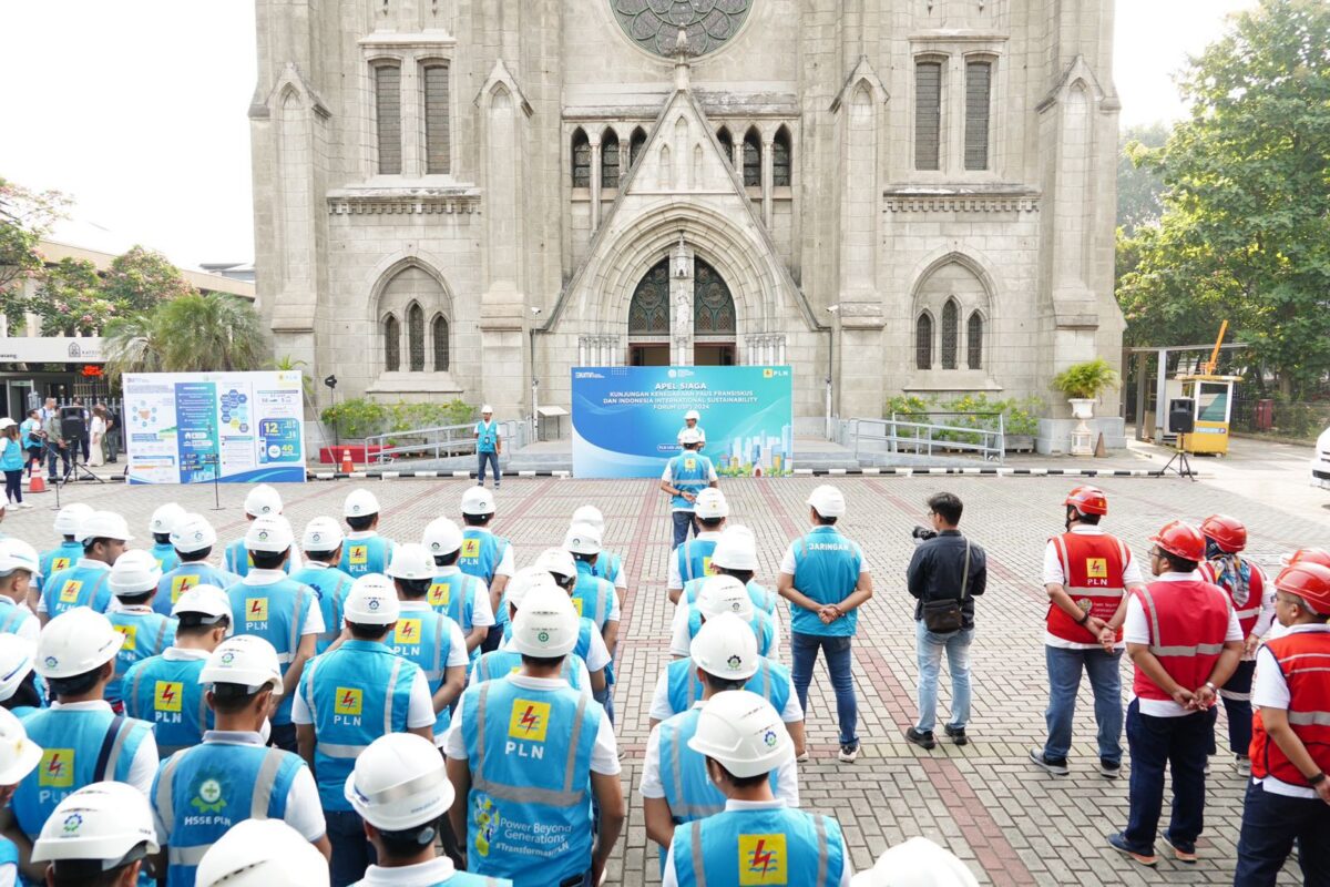 PT PLN (Persero) melalui Unit Induk Distribusi (UID) Jakarta Raya menggelar apel siaga kelistrikan menyambut kunjungan kenegaraan Paus Fransiskus dan Internasional Sustainability Forum (ISF) 2024 pada tanggal 3 hingga 6 September di Jakarta.