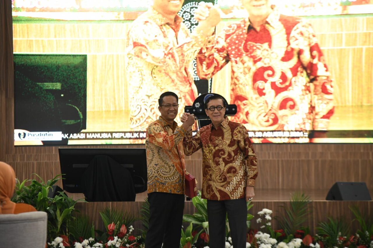 Supratman Andi Agtas melakukan serah terima jabatan (sertijab) Menteri Hukum dan HAM bersama Yasonna H. Laoly, Selasa (20/8/2024).