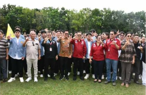 Rektor Sompie Lepas Mahasiswa KKT Angkatan 140 Unsrat