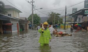 PT PLN Sigap Amankan Instalasi Listrik dan Keselamatan Warga Saat Banjir Gorontalo
