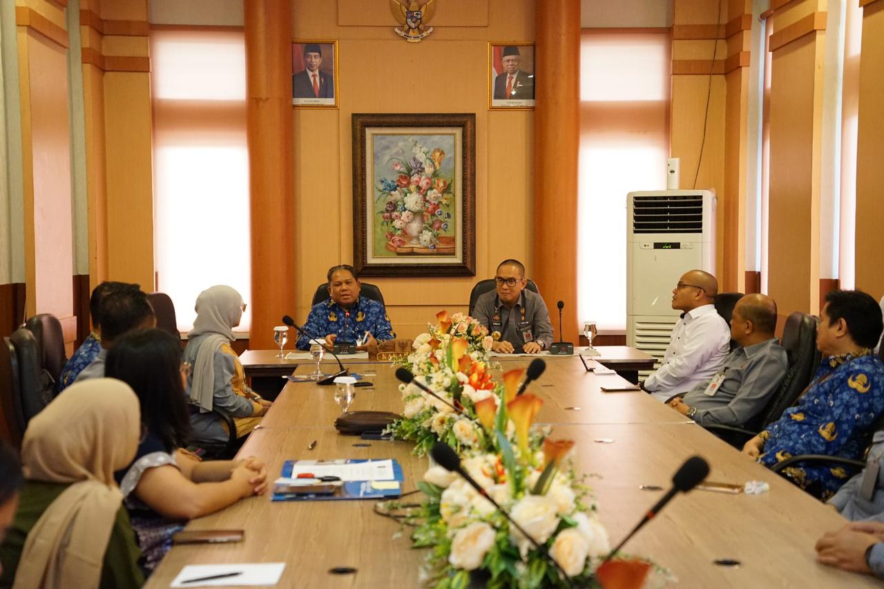 Kakanwil Lumbuun Cs Sambangi Kanreg XI BKN Manado