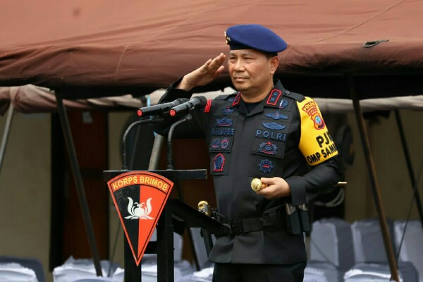 Kapolda Sulawesi Utara Irjen Pol Roycke Harry Langie didampingi Wakapolda Brigjen Pol Bahagia Dachi dan PJU mengunjungi Markas Komando Satuan Brimob Polda Sulut, Paniki Manado, Senin (21/10/2024).