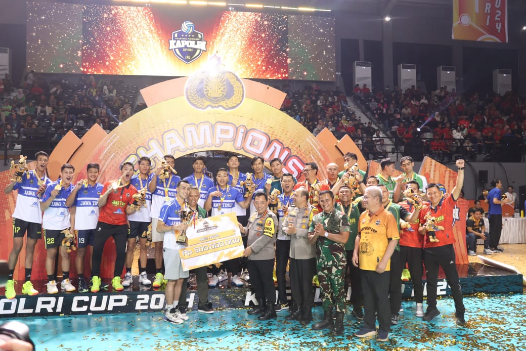 Di Kalbar, Kapolri Tutup Turnamen Bola Voli Sekaligus Resmikan Pembangunan Sumur Bor dan Filtrasi Air Bersih