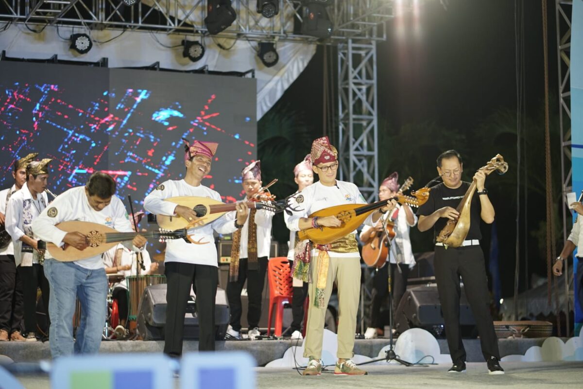 PT PLN (Persero) menghadirkan listrik andal tanpa kedip untuk acara Anugerah Desa Wisata Indonesia (ADWI) 2023 dan Festival Belitung Beach (FBB) di Pantai Tanjung Pendam, Pulau Belitung, 1-4 Juni 2023.