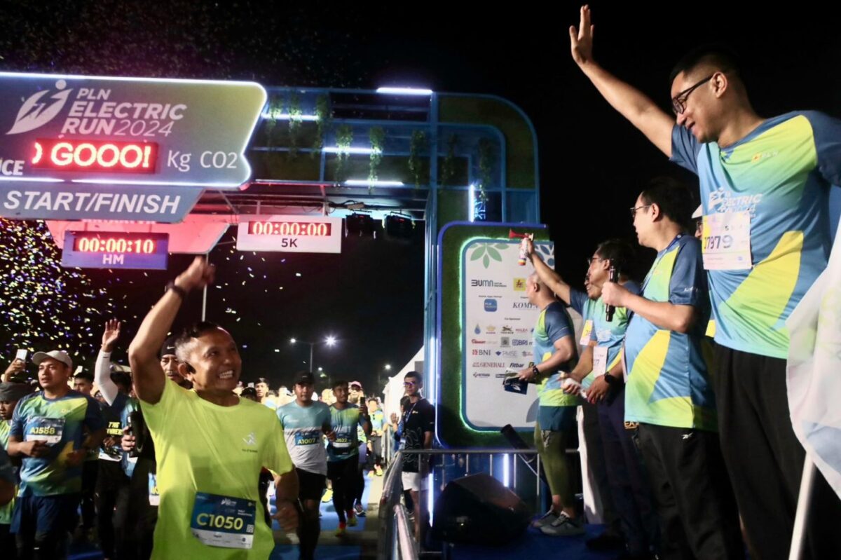 Darmawan Prasodjo 6.470 Pelari Meriahkan PLN Electric Run 2024