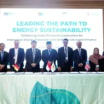 PT --Delegasi Indonesia bersama perwakilan Kreditaanstalt für Wiederaufbau (KfW) Development Bank dalam penandatanganan MoU di COP29 di Baku, Azerbaijan (14/11) (istimewa)