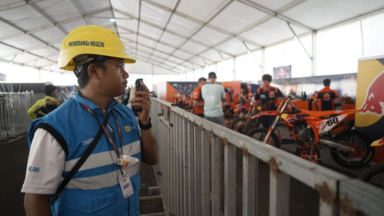 PT PLN (Persero) sukses memasok listrik andal tanpa kedip selama ajang Motocross Grand Prix (MXGP) 2024 di Lapangan Ex Bandara Selaparang, Lombok.