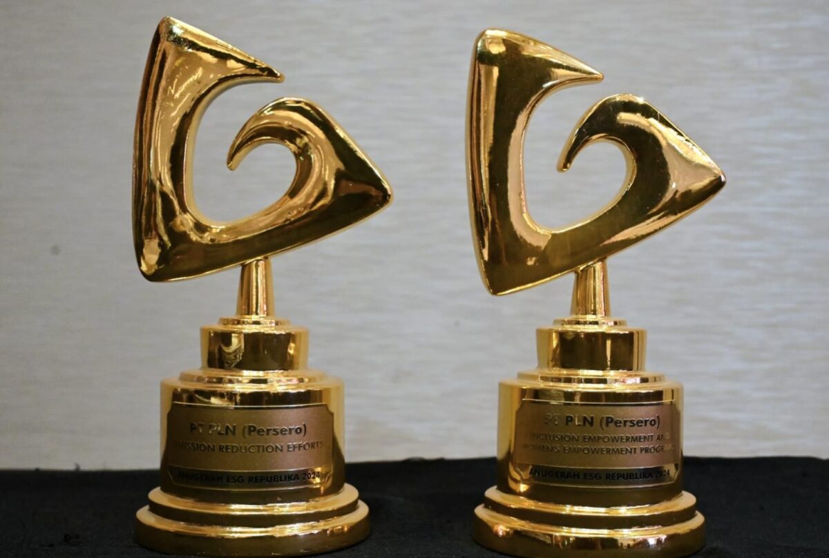 PLN Sabet Dua Penghargaan ESG