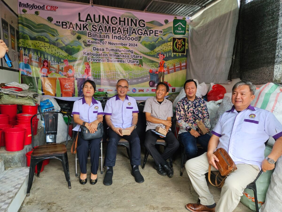 Majelis Umat Kristen Indonesia Provinsi Sulawesi Utara (MUKI SULUT) yang diketuai Dr. Ir. Dwight Mooddy Rondonuwu ST.MT,  menghadiri undangan peresmian/launching Bank Sampah Agape di Perum Griya Agape Desa Tumaluntung Kecamatan Kauditan Kabupaten Minahasa Utara,  Kamis (7/11/2024).