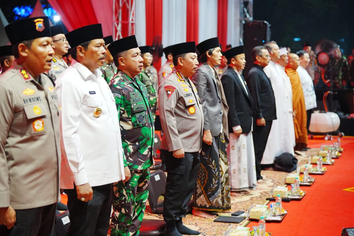 Kapolri dan Panglima TNI Hadiri Doa Lintas Agama di Semarang
