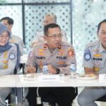 Direktur Utama Jasa Raharja, Rivan A. Purwantono, bersama Kakorlantas Polri Irjen Pol. Aan Suhanan, melakukan survei jalur Tol Jakarta-Merak hingga Pelabuhan Merak untuk mengecek kesiapan Operasi Lilin 2024.