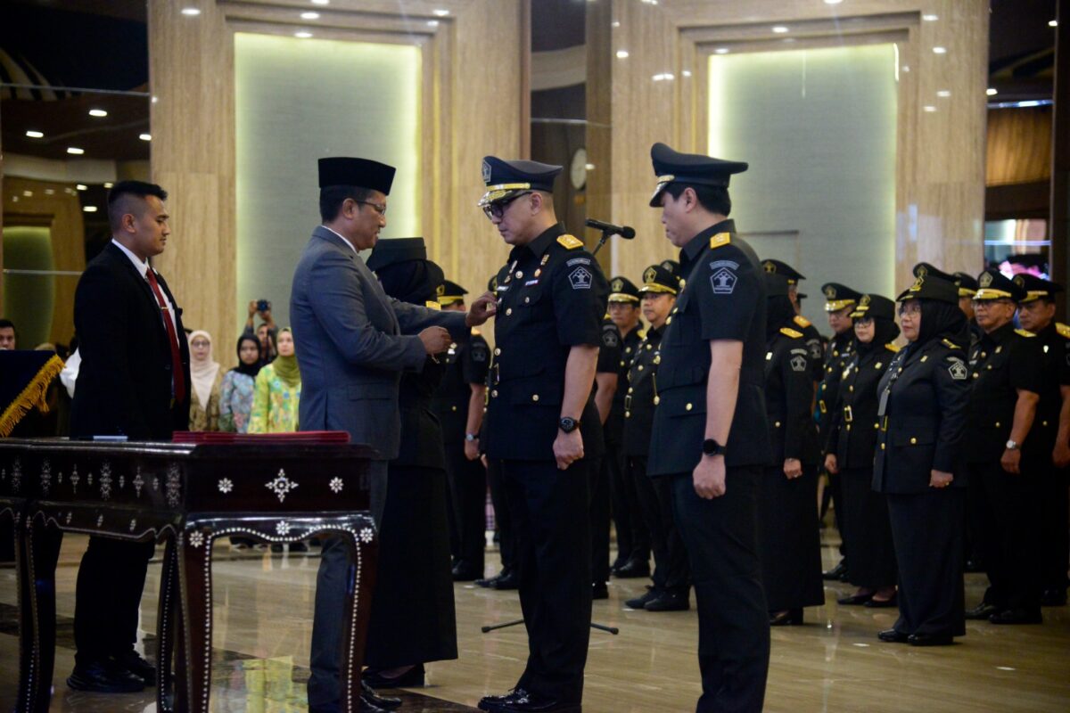 Supratman saat melantik Pimpinan Tinggi Pratama di Lingkungan Kementerian Hukum, Senin (18/11/24).