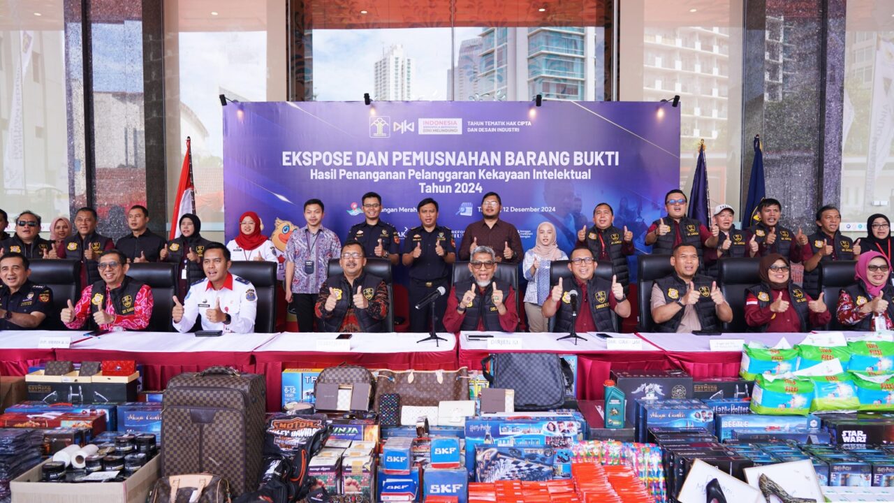 DJKI, Direktorat Jenderal Kekayaan Intelektual melakukan pemusnahan barang bukti hasil pelanggaran kekayaan intelektual.