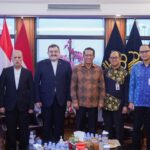 Menteri Hukum Republik Indonesia  Supratman Andi Agtas menerima kunjungan kehormatan Duta Besar (Dubes) Iran untuk Indonesia, Mohammad Boroujerdi.