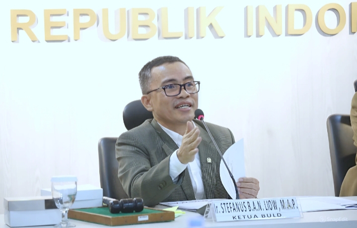 Stefanus B.A.N. Liow (Ketua BULD DPD RI, senator asal Sulawesi Utara)