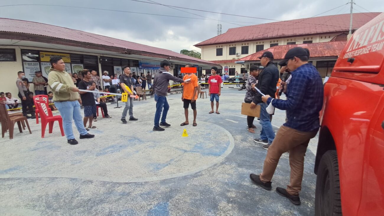Polres Minahasa Polres Minahasa telah melaksanakan rekonstruksi terkait kasus dugaan penganiayaan yang mengakibatkan meninggalnya seorang pria inisial DYT (23), Jumat, (24/01/2025) lalu.