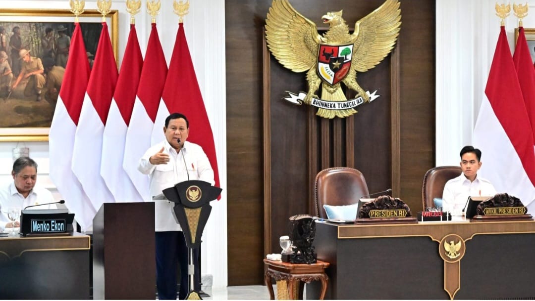 Presiden Prabowo dalam pengantarnya pada Sidang Kabinet Paripurna (SKP) bersama para Menteri Kabinet Merah Putih yang digelar di Ruang Sidang Kabinet, Istana Kepresidenan Jakarta, pada Rabu, 22 Januari 2025.