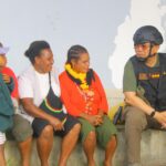 Ops Damai Cartenz melalui  Kasatgas Humas Kombes Pol Yusuf Sutejo, menyapa masyarakat Yalimo di Bandara Elelim pada Jum'at pagi (24/1/2025) untuk menciptakan suasana penuh kehangatan dan keakraban.