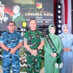 Resmi  berganti pucuk kepemimpinan Kodam XIII/Merdeka, Danlanud Sam Ratulangi Marsma TNI Antariksa Anondo, S.E., M.Tr.(Han)., didampingi Ketua PIA Ardhya Garini Cabang 9/D.II Lanud Sam Ratulangi Ny. Sasi Antariksa menghadiri Acara Lepas Sambut Pangdam XIII/Merdeka di Aula Grhadika Jaya Sakti Kodam XIII/Merdeka, Manado. Kamis (2/1/2025).