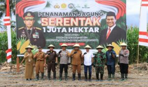 Kapolres Kotamobagu AKBP Irwanto bersama jajaran Forum Komunikasi Pimpinan Daerah (Forkopimda) Kotamobagu dan Bolaang Mongondow menghadiri kegiatan video conference penanaman jagung serentak 1 juta hektar, Selasa (21/1/2025).