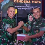 Mayor Jenderal TNI Suhardi yang menjadi Panglima Komando Daerah Militer XIII/Merdeka, resmi menggantikan Mayor Jenderal TNI Candra Wijaya dalam acara Lepas Sambut di Grhadika Jaya Sakti, Makodam XIII/Merdeka, Kamis (2/1/2025)