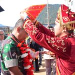 Pangdam XIII/Merdeka, Mayjen TNI Suhardi bersama Ibu Ketua Persit Ny. Evi Suhardi, melakukan kunjungan kerja sekaligus silaturahmi ke Morowali Utara, Sulawesi Tengah. Kamis (23/1/2025).