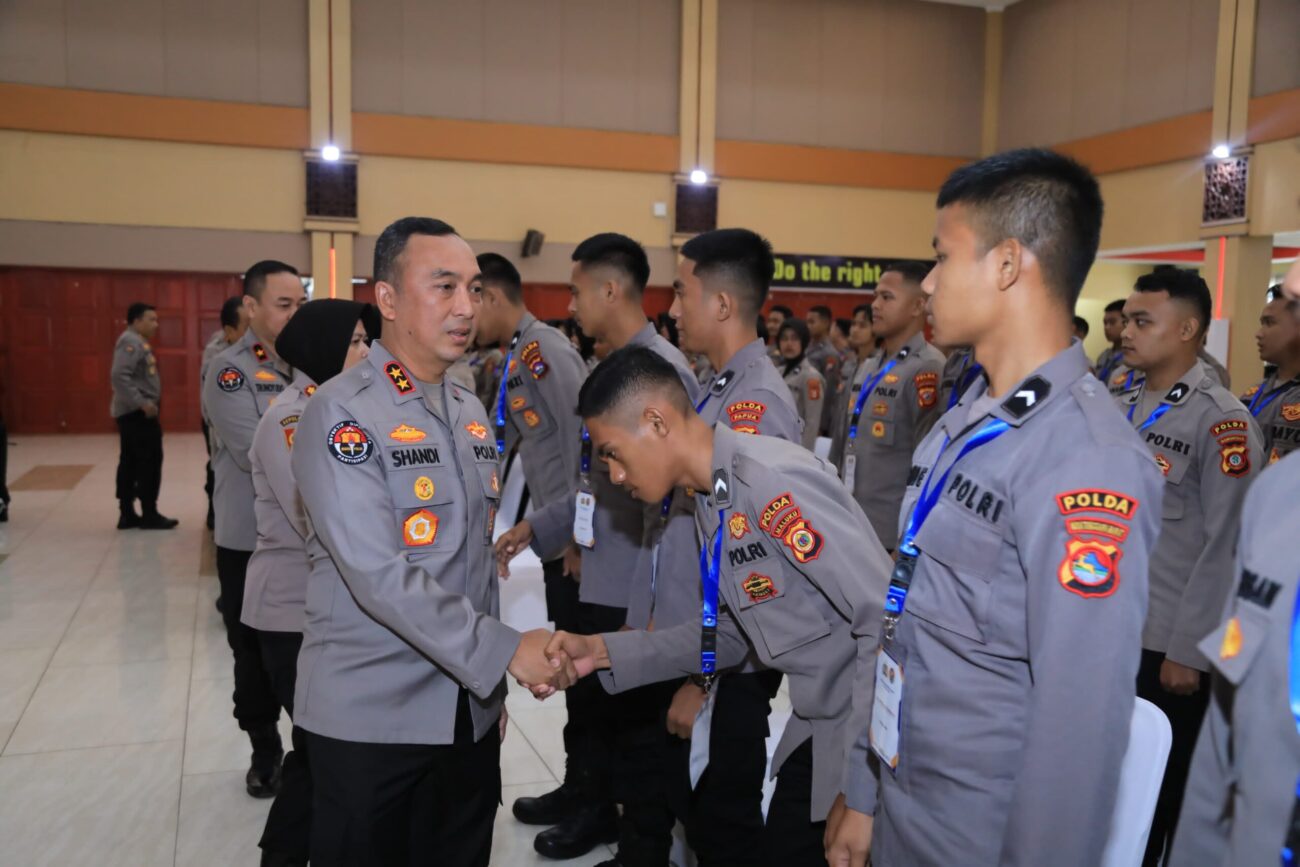 Irjen Pol. Dr. Sandi Nugroho Kadivhumas Polri Irjen Pol Sandi Nugroho Nugroho membuka pelatihan Bakomsus Humas Polri Tahun Anggaran 2025.