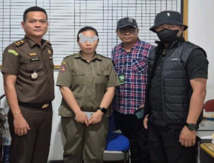 Tim Tabur Kejati Sulut amankan DPO.(foto ist)


  