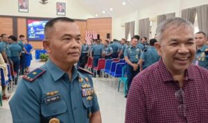 Laksamana Pertama TNI May Franky Pasuna Sihombing Motivator Nasional Dr. Aqua Dwipayana