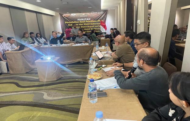 Tim Jaksa Pengacara Negara pada Kantor Pengacara Negara Kejaksaan Tinggi Sulawesi Utara yang diketuai oleh Dr. Frenkie Son, SH., MM., MH. sebagai Asisten Perdata dan Tata Usaha membantu KPU dalam mmenangkan 8 Sengketa Pilkada Kabupaten/Kota di Sulut.