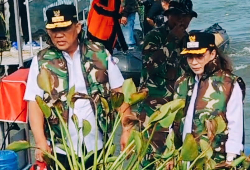 Gubernur Sulawesi Utara, Mayjen TNI (Purn) Yulius Selvanus Komaling SE, melakukan kunjungan perdana ke Danau Tondano, Rabu (5/3/2025).