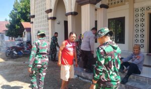 TNI dan Polri kembali menunjukkan sinergi serta kepedulian terhadap masyarakat dengan menggelar kegiatan Karya Bakti di Masjid Aqabah, Desa Teratai, Kecamatan Tabongo, Kabupaten Gorontalo.