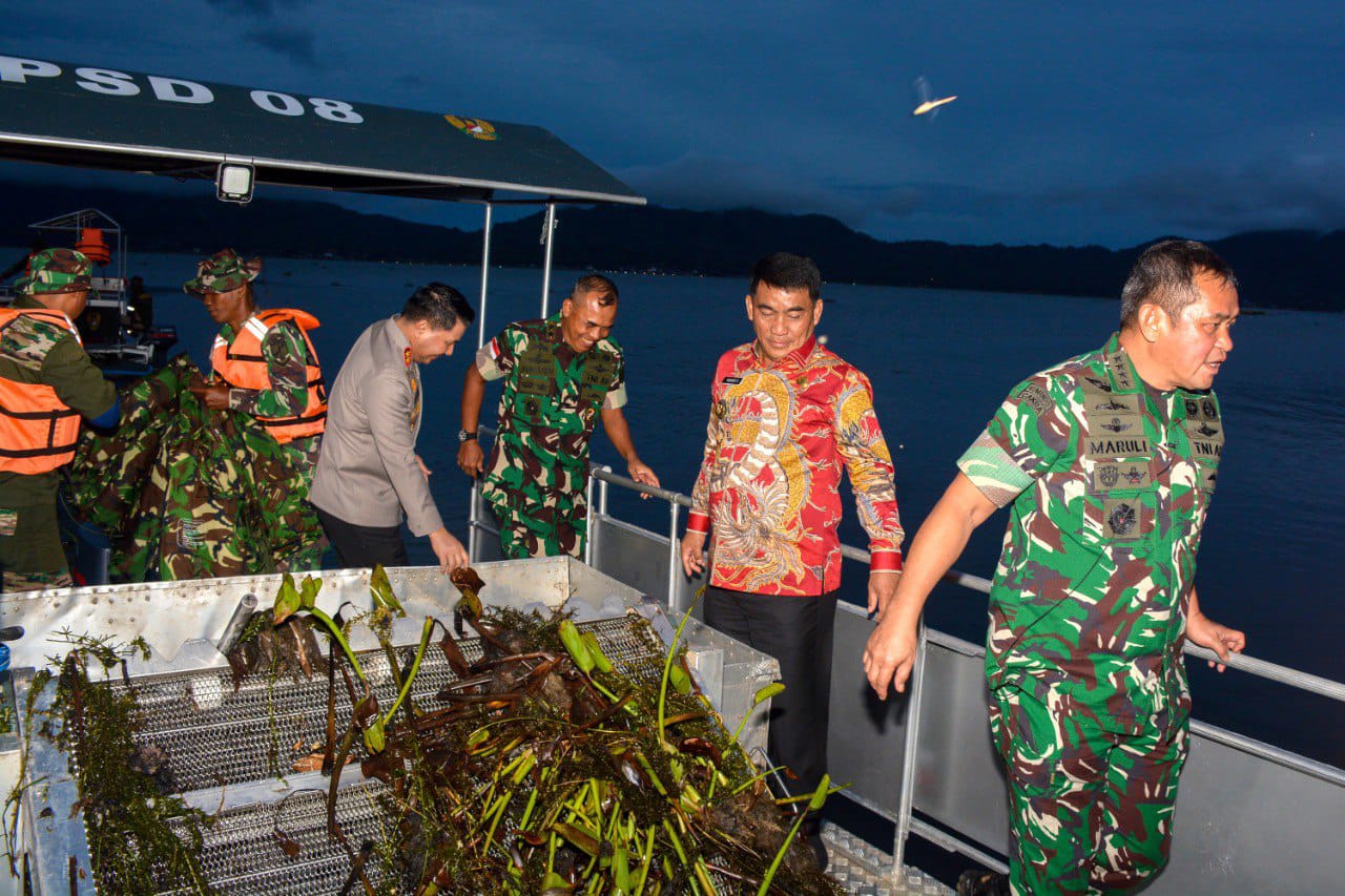 Kasad Jenderal TNI Maruli Simanjuntak, M.Sc., didampingi Pangdam XIII/Merdeka, Mayjen TNI Suhardi, melakukan peninjauan langsung