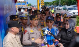 Wakapolri Komjen Ahmad Dofiri menyebut arus lalu lintas di Tol Trans Jawa sempat mengalami kepadatan pada Kamis (27/3) kemarin.