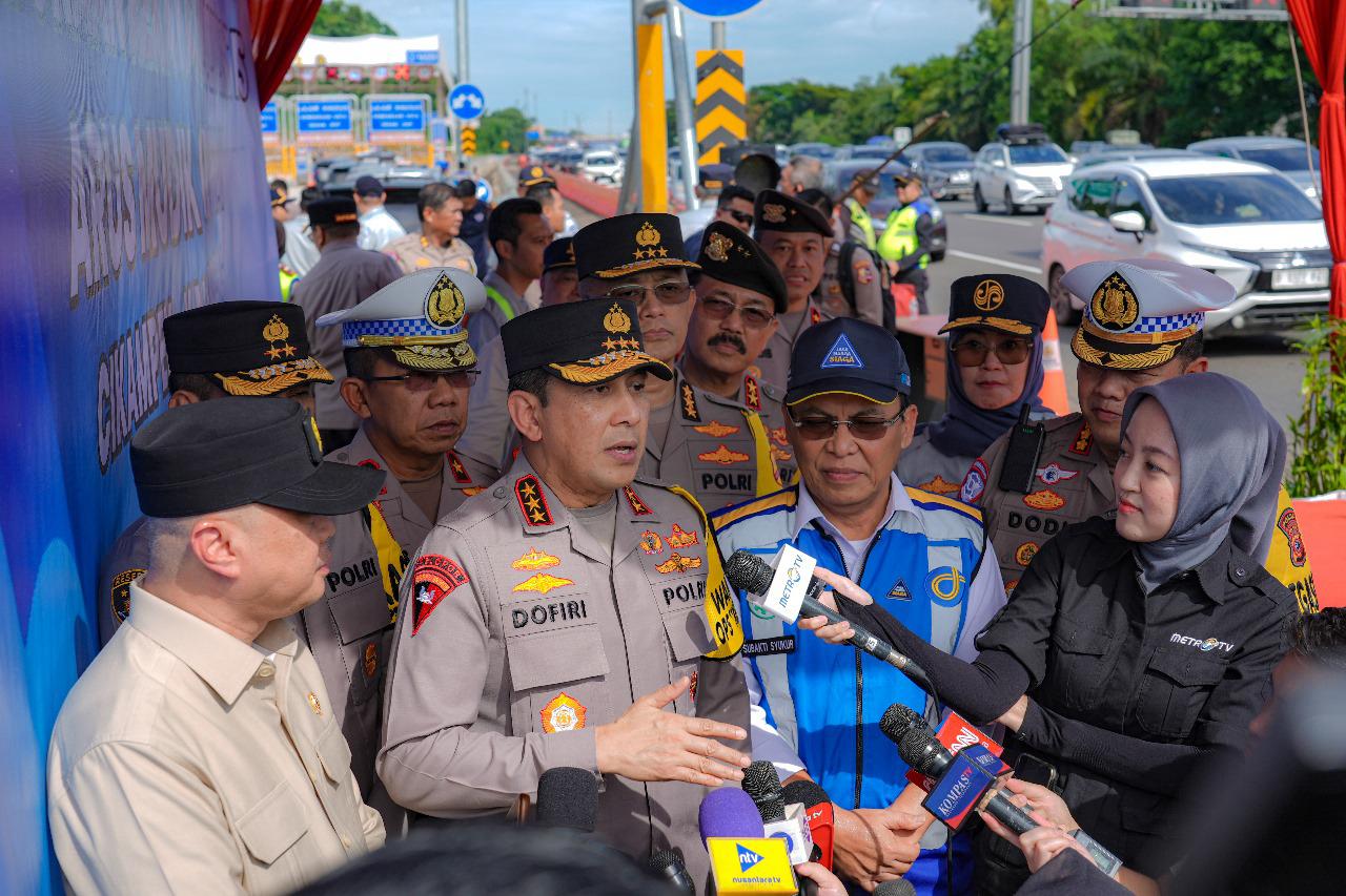 Wakapolri Komjen Ahmad Dofiri menyebut arus lalu lintas di Tol Trans Jawa sempat mengalami kepadatan pada Kamis (27/3) kemarin.