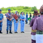 Kasau, Kepala Staf Angkatan Udara  Marsekal TNI M. Tonny Harjono, S.E., M.M. didampingi Ketua Umum (Ketum) PIA Ardhya Garini Ny. Isa M. Tonny Harjono melaksanakan Kunjungan Kerja (Kunker) ke Pangkalan TNI Angkatan Udara (Lanud) El Tari, Kupang, Selasa (25/2/2025).
